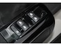 Citroën C3 1.2-110pk Shine. Erg nette en goed onderhouden Citroën C3. Two tone color. Autm. airco, trekhaak, All Season banden rondom, camera, cruise control, telefoonvoorb., navigatie, LM wielen, parkeersensoren etc.