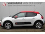 Citroën C3 1.2-110pk Shine. Erg nette en goed onderhouden Citroën C3. Two tone color. Autm. airco, trekhaak, All Season banden rondom, camera, cruise control, telefoonvoorb., navigatie, LM wielen, parkeersensoren etc.