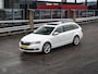 Skoda Octavia Combi 1.5 TSI 150 PK DSG Sport Panoramadak Sportstoelen Leder LED ACC Trekhaak Camera Apple Carplay Android Auto DAB Navigatie Stoelverwarming 18"