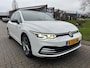 Volkswagen Golf 1.5 eTSI Style pano dak R- line optiek