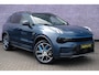 Lynk & Co 01 1.5 Plug-in Hybrid | Luxe & Elegante SUV met 1.800 kg trekvermogen | Zwarte hemelbekleding | Elektrisch schuif/kanteldak | Panoramadak | Elektrisch verstelbare bestuurderstoel met geheugenfunctie | Keyless Entry | Adaptive Cruise Control | Elektrisch bedienbare achterklep | 360 Graden Camera | Infinity Audio Systeem | Lichtmetalen Velgen 20 inch | Apple Carplay/Android Auto | Stoelverwarming | Achteruitrijcamera
