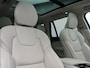 Volvo XC90 T8 Recharge AWD Ultimate Dark 7 Persoons LONG RANGE Plug In Hybrid 455pk Dealer O.H. PHEV | Trekhaak Af Fabriek | Panodak | Head Up | Adaptive Cruise | Harman / Kardon | 360 Camera | Lederen Sportstoelen Massage & Memory & Ventilatie | Google Assistent | Stoelen & Stuur Verwarmd |