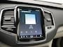 Volvo XC90 T8 Recharge AWD Ultimate Dark 7 Persoons LONG RANGE Plug In Hybrid 455pk Dealer O.H. PHEV | Trekhaak Af Fabriek | Panodak | Head Up | Adaptive Cruise | Harman / Kardon | 360 Camera | Lederen Sportstoelen Massage & Memory & Ventilatie | Google Assistent | Stoelen & Stuur Verwarmd |