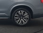 Volvo XC90 T8 Recharge AWD Ultimate Dark 7 Persoons LONG RANGE Plug In Hybrid 455pk Dealer O.H. PHEV | Trekhaak Af Fabriek | Panodak | Head Up | Adaptive Cruise | Harman / Kardon | 360 Camera | Lederen Sportstoelen Massage & Memory & Ventilatie | Google Assistent | Stoelen & Stuur Verwarmd |