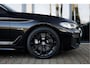 BMW 5-Serie Touring 530e xDrive Aut. | High Executive | M Sportpakket | Laserlight | 19" LM Velgen | Panoramadak | Trekhaak | Head-Up Display | Driving Assistant Professional | Harman Kardon |