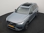 Volvo XC90 T8 Recharge AWD Plus Dark 7 Persoons LONG RANGE Plug In Hybrid 455pk Dealer O.H. PHEV | Trekhaak Af Fabriek | Panodak | Adaptive Cruise | Camera | Harman / Kardon | Lederen Sportstoelen Memory & Verwarmd | Google Assistent | Stuur Verwarmd | Keyless | Blis | 22"L.M |