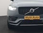 Volvo XC90 T8 Recharge AWD Plus Dark 7 Persoons LONG RANGE Plug In Hybrid 455pk Dealer O.H. PHEV | Trekhaak Af Fabriek | Panodak | Adaptive Cruise | Camera | Harman / Kardon | Lederen Sportstoelen Memory & Verwarmd | Google Assistent | Stuur Verwarmd | Keyless | Blis | 22"L.M |