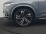 Volvo XC90 T8 Recharge AWD Plus Dark 7 Persoons LONG RANGE PHEV 455pk Dealer O.H. | Trekhaak Af Fabriek | Panodak | Adaptive Cruise | Camera | Harman / Kardon | Lederen Sportstoelen Memory & Verwarmd | Google Assistent | Stuur Verwarmd | Keyless | Blis | 22"L.M | Plug In H