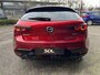 Mazda 3 2.0 e-SkyActiv-X M Hybrid 180 Luxury // LEDER // ELEK.STOEL+GEHEUGEN // CAMERA // DODEHOEK // HEAD-UP DISPLAY // ADAPT. CRUISE // BOSE AUDIO //