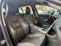 Volvo V60 2.0 T4 R-DESIGN LEER/NAVI/CRUISE/TREKHAAK/NL-AUTO