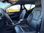 Volvo XC40 2.0 B4 PLUS-DARK FACELIFT 197PK AUT. LEER MEMORY HARMAN KARDON NAVI CAMERA LMV