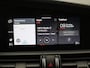 Alfa Romeo Giulia 2.0T Super Automaat | Navigatie | Achteruitrijcamera | Lederen bekleding | Apple Carplay | Cruise Control | Trekhaak  1600 KG |