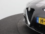 Alfa Romeo Giulia 2.0T Super Automaat | Navigatie | Achteruitrijcamera | Lederen bekleding | Apple Carplay | Cruise Control | Trekhaak  1600 KG |