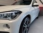 BMW X1 SDrive20i High Executive M-pakket|Stoelvw|Panorama|Trekhaak|Camera|4-seizoen banden|key-less|leder|Navi|pdc|Led|M