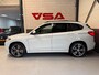 BMW X1 SDrive20i High Executive M-pakket|Stoelvw|Panorama|Trekhaak|Camera|4-seizoen banden|key-less|leder|Navi|pdc|Led|M