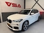 BMW X1 SDrive20i High Executive M-pakket|Stoelvw|Panorama|Trekhaak|Camera|4-seizoen banden|key-less|leder|Navi|pdc|Led|M