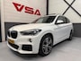 BMW X1 SDrive20i High Executive M-pakket|Stoelvw|Panorama|Trekhaak|Camera|4-seizoen banden|key-less|leder|Navi|pdc|Led|M