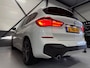 BMW X1 SDrive20i High Executive M-pakket|Stoelvw|Panorama|Trekhaak|Camera|4-seizoen banden|key-less|leder|Navi|pdc|Led|M