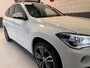 BMW X1 SDrive20i High Executive M-pakket|Stoelvw|Panorama|Trekhaak|Camera|4-seizoen banden|key-less|leder|Navi|pdc|Led|M