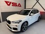 BMW X1 SDrive20i High Executive M-pakket|Stoelvw|Panorama|Trekhaak|Camera|4-seizoen banden|key-less|leder|Navi|pdc|Led|M