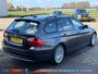 BMW 3-Serie Touring 320i Business Line | APK | Airco | LMV | Rijd Schakelt Goed