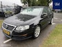 Volkswagen Passat 1.6 Businessline | Navigatie | Trekhaak | LMV