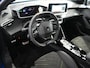 Peugeot e-208 GT | 8 jaar fabrieksgarantie of 160.000 kilometer op het accupakket | Adaptieve cruise control met Stop&Go functie | Armsteunen op de voorportieren bekleed met kunstleder met groen sierstiksel (GT-Line)