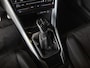 Volkswagen T-Roc 1.5 TSI Goal Edition / 150pk / Stoelverwarming / Dodehoek assistent / Parkeer assistent /
