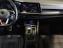 Volkswagen Golf 2.0 TSI GTI / 245pk / Achteruitrij camera / Dodehoek assistent / Stoel en stuurverwarming /
