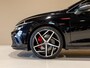 Volkswagen Golf 2.0 TSI GTI / 245pk / Achteruitrij camera / Dodehoek assistent / Stoel en stuurverwarming /