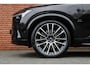 Volvo XC90 T8 Plug-in hybrid AWD Ultra Black Ed. Exec. | Luchtvering | Bowers & Wilkins | Geventileerde stoelen | Head-up display | Gelamineerde zijruiten | Extra getint glas | Panoramisch schuif-/ kanteldak | 22 inch. lichtmetalen velgen | Massagefunctie voorstoelen | Stoel-/ stuurwielverwarming | 360 graden camera | Pilot assist | Volvo Guard Alarm