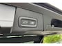 Volvo XC60 T8 Plug-in hybrid AWD Ultra Bright | Luchtvering | Trekhaak | Panoramadak | Verwarmbare voorstoelen | Verwarmbaar stuurwiel | Massagefunctie voorstoelen | Verwarmbare achterbank | Premium audio by Bowers & Wilkins | Rondom zichtcamera | 21 inch Lichtmetalen velgen |