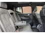 Volvo XC40 B4 Plus Black Edition | Panoramisch schuif-/kanteldak | Elektrisch verstelbare voorstoelen met geheugenfunctie | 360 graden camera | Extra getint glas achter | Premium audio by Harman Kardon | Dak in contrasterende kleur Black Stone | Stoel- / stuurwielverwarming | 20 inch. lichtmetalen velgen | Adaptieve cruise control | BLIS