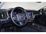 Volvo V60 B4 Essential Edition - IntelliSafe Assist - Parkeercamera achter - Parkeersensoren voor & achter - Draadloze tel. lader - 19' LMV