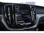 Volvo XC60 T8 390PK Automaat AWD Ultra Bright / Head-up display / Trekhaak/ Harman Kardon audio / Panoramadak / BLIS / Elektrisch bedienbare voorstoelen / Memory seats / Verwarmbare stoelen / Keyless entry /