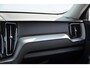 Volvo XC60 T8 390PK Automaat AWD Ultra Bright / Head-up display / Trekhaak/ Harman Kardon audio / Panoramadak / BLIS / Elektrisch bedienbare voorstoelen / Memory seats / Verwarmbare stoelen / Keyless entry /