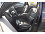 Volvo XC60 T8 390PK Automaat AWD Ultra Bright / Head-up display / Trekhaak/ Harman Kardon audio / Panoramadak / BLIS / Elektrisch bedienbare voorstoelen / Memory seats / Verwarmbare stoelen / Keyless entry /