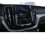 Volvo XC60 T8 390PK Automaat AWD Ultra Bright / Head-up display / Trekhaak/ Harman Kardon audio / Panoramadak / BLIS / Elektrisch bedienbare voorstoelen / Memory seats / Verwarmbare stoelen / Keyless entry /