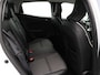 Renault Clio TCe 100pk Bi-Fuel Intens | Parkeersensoren achter | Navigatie | Climate control | Cruise control | Trekhaak |