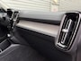 Volvo XC40 2.0 B4 Plus Dark / Panoramadak / Lederen bekleding / Trekhaak / Parkeerverwarming /