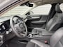 Volvo XC40 2.0 B4 Plus Dark / Panoramadak / Lederen bekleding / Trekhaak / Parkeerverwarming /