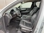 Volvo XC40 2.0 B4 Plus Dark / Panoramadak / Lederen bekleding / Trekhaak / Parkeerverwarming /