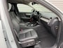 Volvo XC40 2.0 B4 Plus Dark / Panoramadak / Lederen bekleding / Trekhaak / Parkeerverwarming /