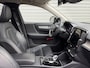 Volvo XC40 2.0 B4 Plus Dark / Panoramadak / Lederen bekleding / Trekhaak / Parkeerverwarming /