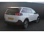 Peugeot 5008 1.2 PureTech Blue Lease Premium Automaat 7 Persoons | Panoramadak | Adaptieve cruise control | Navigatie | Apple Carplay / Android auto | Parkeersensoren rondom | Lichtmetalen velgen | Rijstrooksensor | Keyless entry + start | Rijk uitgevoerde 7 zitter! |