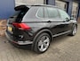 Volkswagen Tiguan 1.5 TSI HIGHLINE. BUSINESS. R-LINE. CARPLAY, TREKHAAK. ELEKTR. A.KLEP. ALL IN prijs!