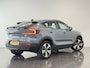 Volvo C40 Single Motor Core 69 kWh Warmtepomp | SoH 95,5% | 19"All Season banden | | Achteruitrijcamera | Apple Carplay/Android Auto|telefoonintegratie premium | Draadloze telefoonlader