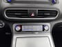 Hyundai Kona Electric EV Comfort 39 kWh [ 3-Fase-11kW] {SOH-98%} (INCL-BTW) *HEATPUMP | DIGI-COCKPIT | ADAPTIVE-CRUISE | CARPLAY | DAB | LANE-ASSIST | KEYLESS | COMFORT-SEATS | CCS-FASTLOADER | SHIFTPADDLES | 17"ALU*