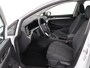 Volkswagen Golf 1.0 eTSI Life | Carplay | Sfeerverlichting | Adaptive cruise | Navigatie | Parkeerhulp | Full LED | Climate control | Bluetooth