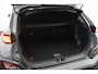 Hyundai Kona Electric EV Premium 64 kWh 3- Fase SOH 96,2% | Warmtepomp | Camera | Navigatie | Head-Up Display | Leer